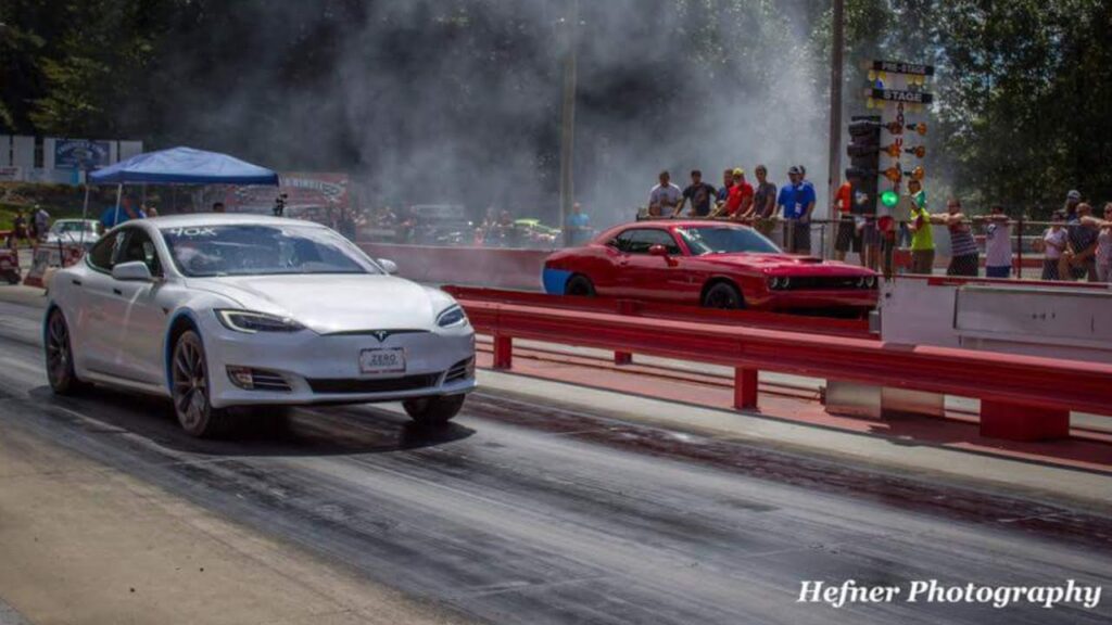Hellcat Challenger races Tesla P90D Ludicrous!