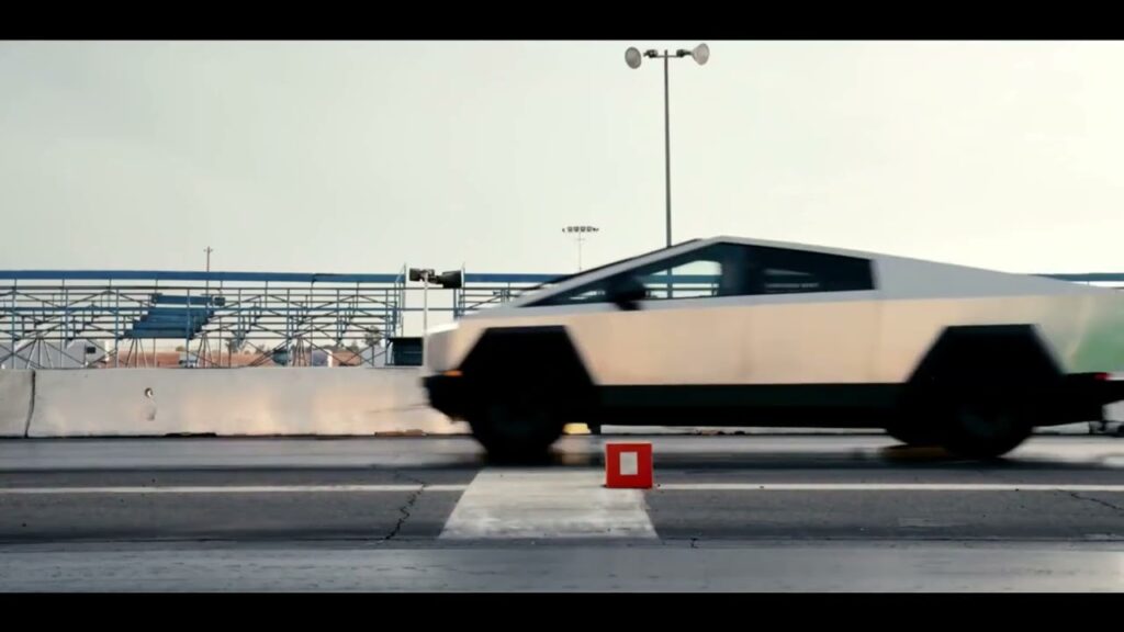 Cybertruck Outruns Porsche 911 in Epic Showdown