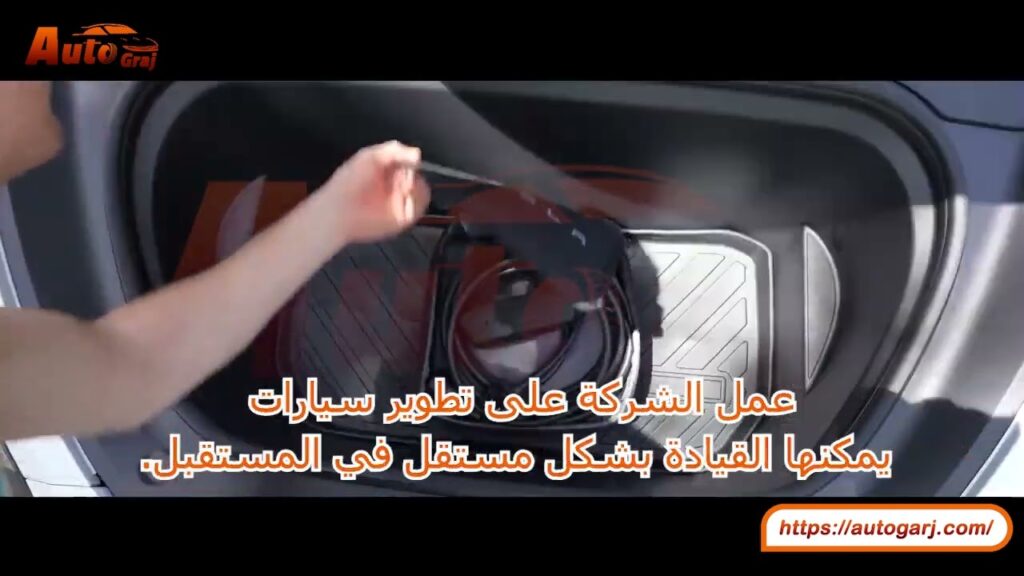 Tesla Cybertruck vs Lamborghini Urus: DRAG RACE