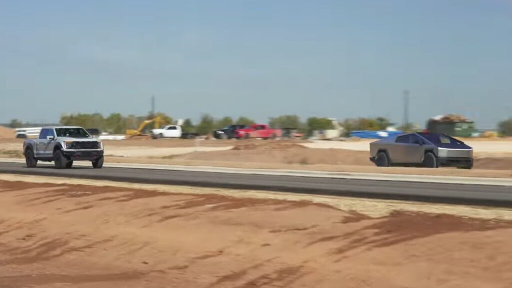 Cybertruck Destroys Ford F-150 Raptor in a Drag Race