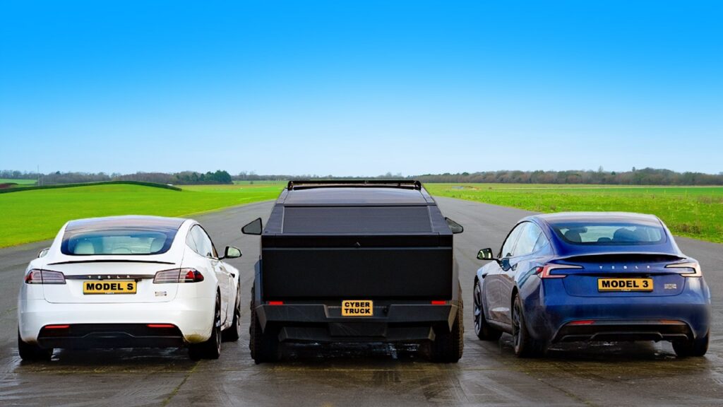 Tesla Model X Plaid wins the standing quarter-mile race in drag race between fastest Tesla models conducted by carwow